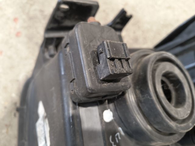 bontott DODGE NITRO Jobb Fényszóró