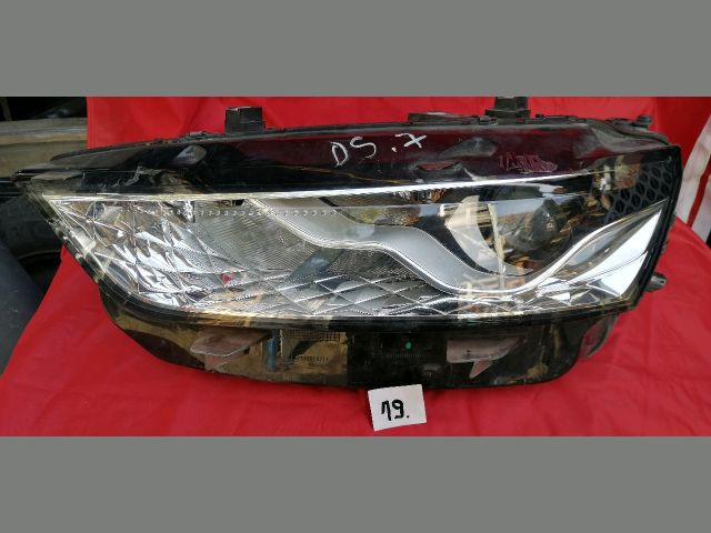 bontott DS DS 7 Bal első Lámpabúra