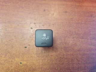 bontott DS DS 7 Csomagtér Nyitó Kar / Gomb