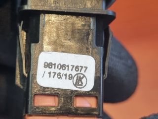 bontott DS DS 7 Csomagtér Nyitó Kar / Gomb