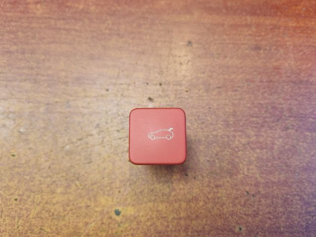 bontott DS DS 7 Csomagtér Nyitó Kar / Gomb