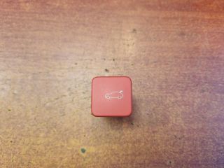 bontott DS DS 7 Csomagtér Nyitó Kar / Gomb