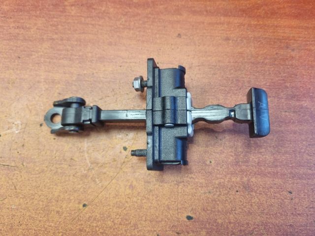 bontott DS DS 7 Jobb első Ajtóhatároló