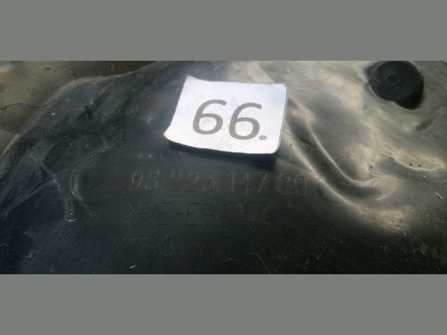 bontott DS DS 7 Jobb első Első Dobbetét (Kerékjárati, Műanyag)