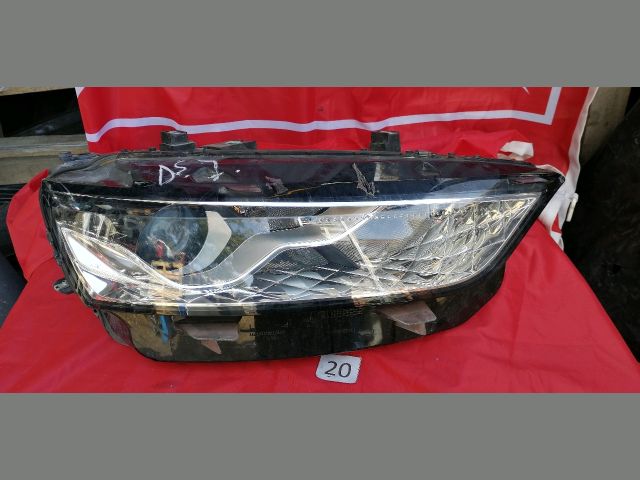 bontott DS DS 7 Jobb első Lámpabúra