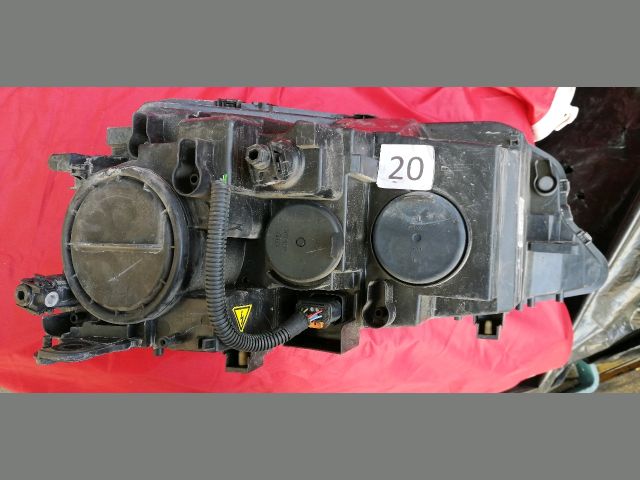 bontott DS DS 7 Jobb első Lámpabúra