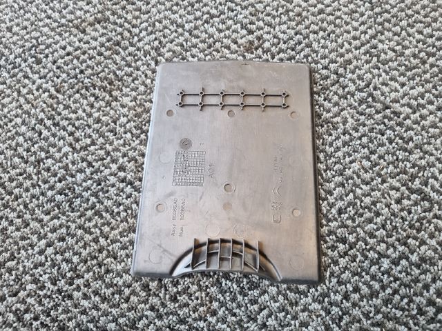 bontott DS DS 7 Középső Kardánbox Burkolat