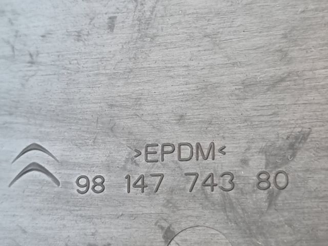 bontott DS DS 7 Középső Kardánbox Burkolat