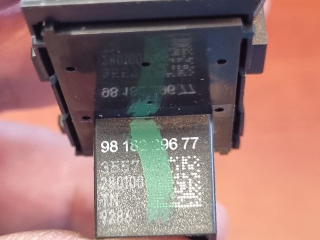 bontott DS DS 7 Pánik Kapcsoló