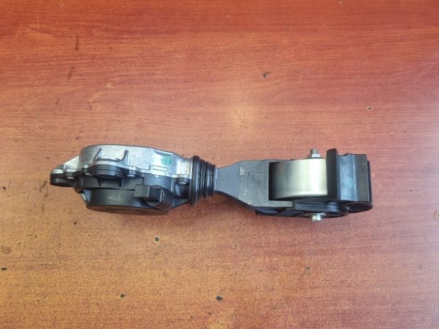 bontott DS DS 7 Szíjfeszítő Görgő