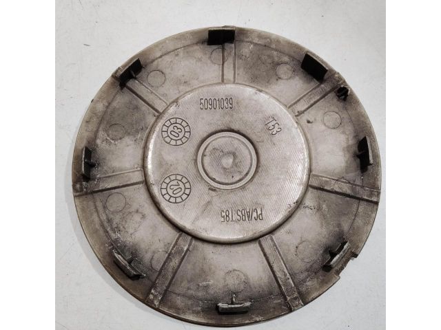 bontott   Felniközép (1 db)