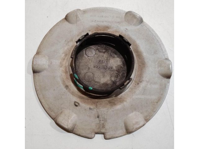 bontott   Felniközép (1 db)