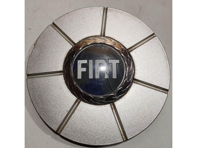 bontott   Felniközép (1 db)