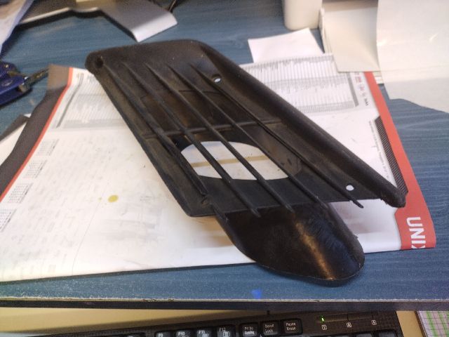 bontott FIAT 126 Légbeömlő