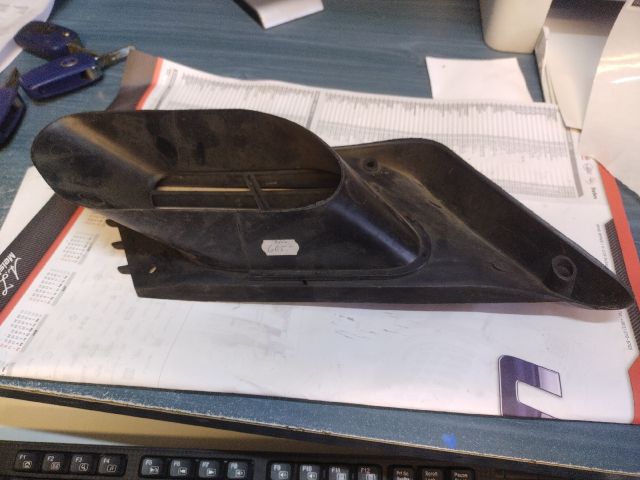 bontott FIAT 126 Légbeömlő