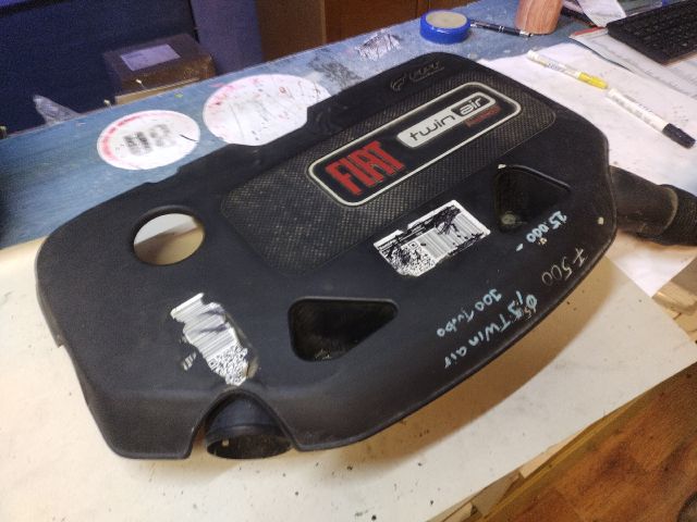 bontott FIAT 500 Felső Motorburkolat