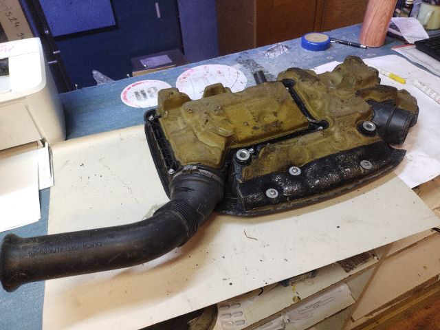 bontott FIAT 500 Felső Motorburkolat