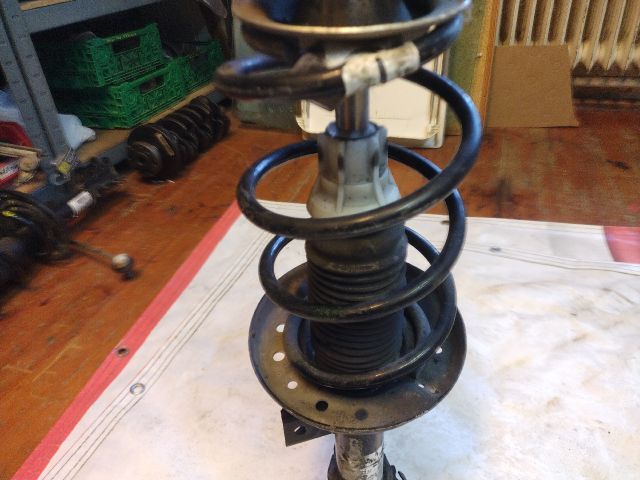 bontott FIAT 500 Bal első Gólyaláb (Lengécsillapító, Rugó)