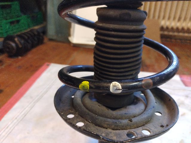 bontott FIAT 500 Bal első Gólyaláb (Lengécsillapító, Rugó)