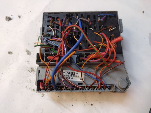 bontott FIAT 500 Biztosítéktábla Motortér