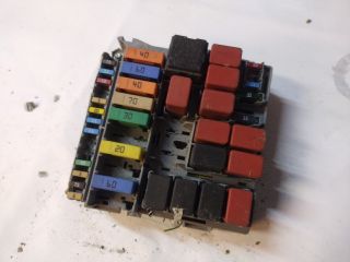 bontott FIAT 500 Biztosítéktábla Motortér