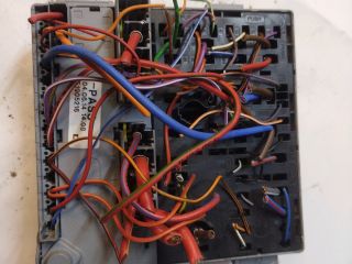 bontott FIAT 500 Biztosítéktábla Motortér