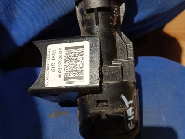 bontott FIAT 500 Gyújtáskapcsoló