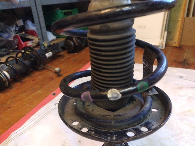 bontott FIAT 500 Jobb első Gólyaláb (Lengécsillapító, Rugó)