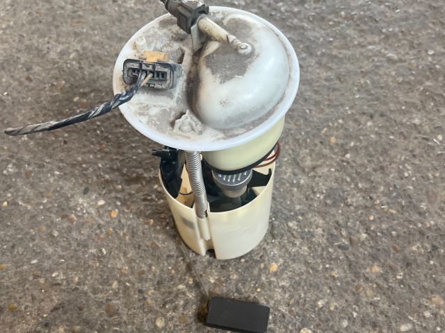 bontott FIAT 500 Üzemanyag Szivattyú