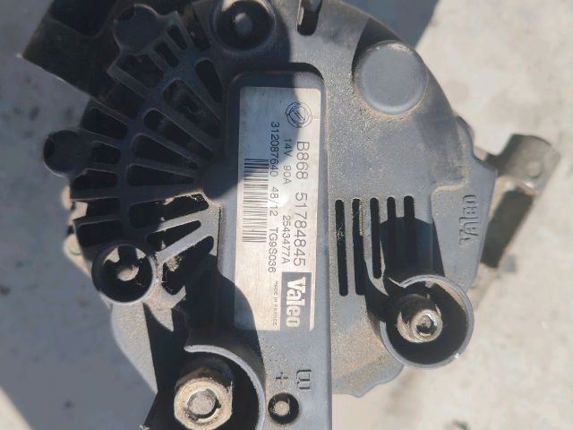 bontott FIAT 500 Generátor