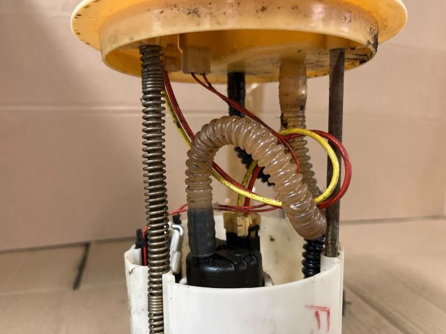 bontott FIAT 500 Üzemanyag Szivattyú