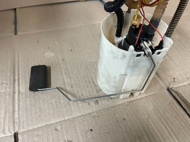 bontott FIAT 500 Üzemanyag Szivattyú