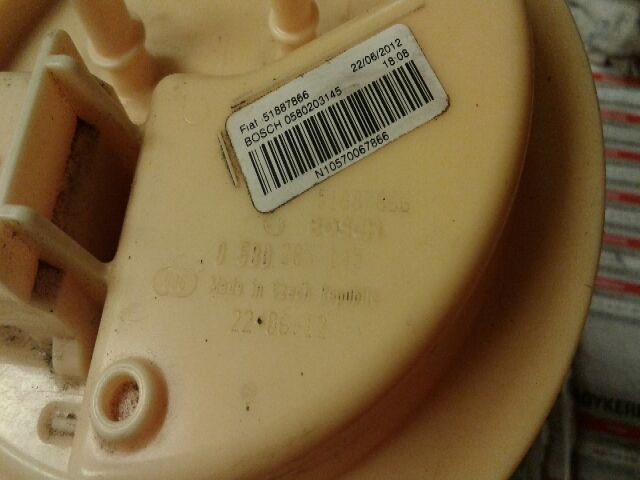 bontott FIAT 500 Üzemanyag Szivattyú