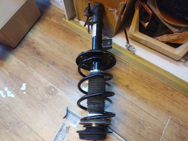 bontott FIAT 500 Bal első Gólyaláb (Lengécsillapító, Rugó)