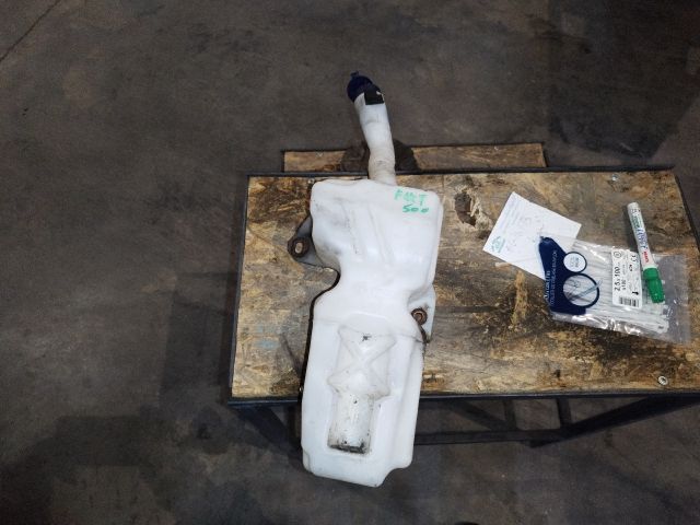 bontott FIAT 500 Ablakmosó Tartály