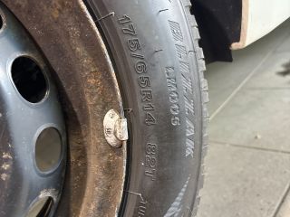 bontott FIAT 500 Acélfelni Gumival (1 db)