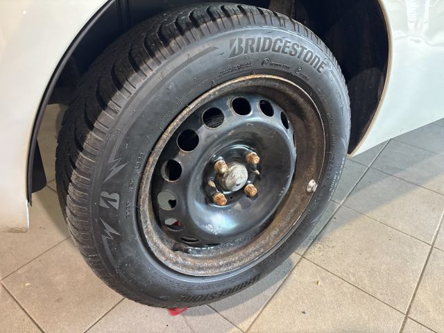 bontott FIAT 500 Acélfelni Gumival (1 db)