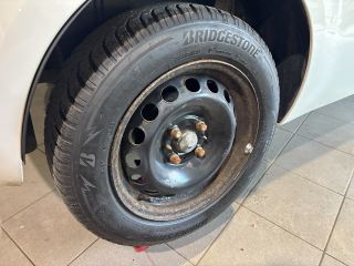 bontott FIAT 500 Acélfelni Gumival (1 db)