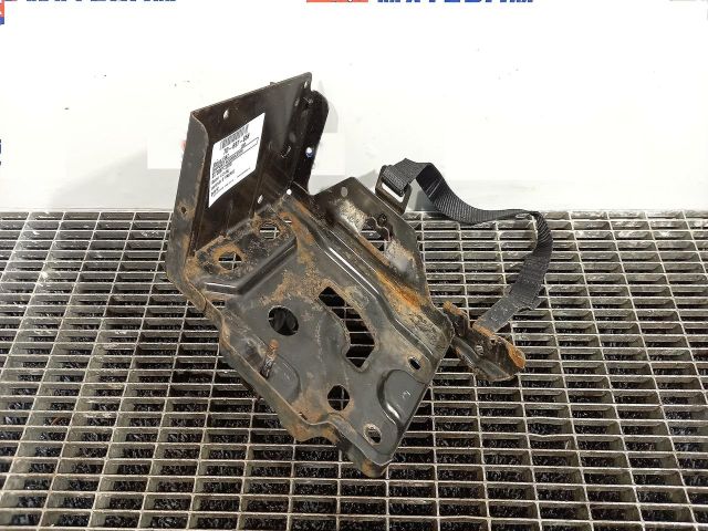 bontott FIAT 500 Akkumulátor Tartó