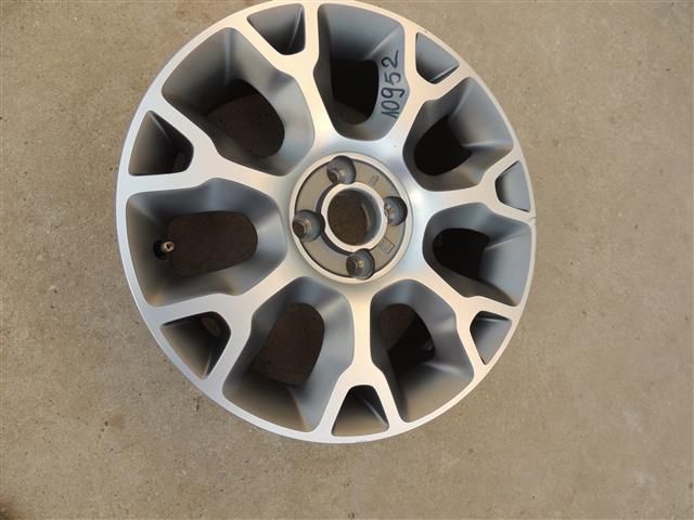 bontott FIAT 500 Alufelni (1 db)