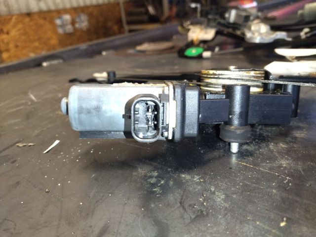 bontott FIAT 500 Bal első Ablakemelő Szerkezet (Elektromos)