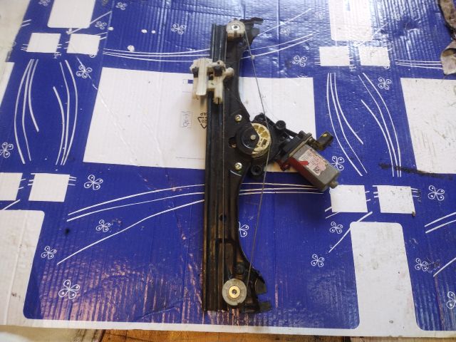 bontott FIAT 500 Bal első Ablakemelő Szerkezet (Elektromos)