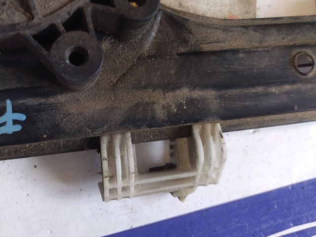 bontott FIAT 500 Bal első Ablakemelő Szerkezet (Elektromos)