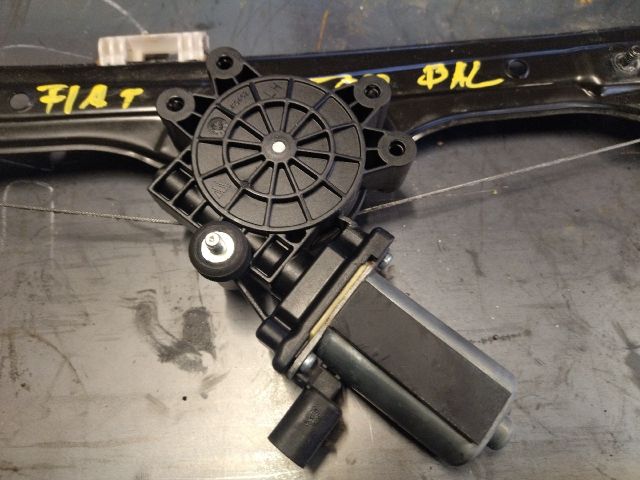 bontott FIAT 500 Bal első Ablakemelő Szerkezet (Elektromos)