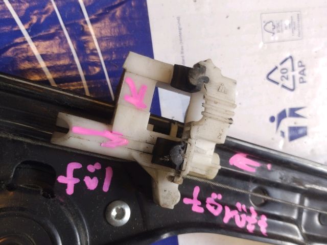 bontott FIAT 500 Bal első Ablakemelő Szerkezet (Elektromos)