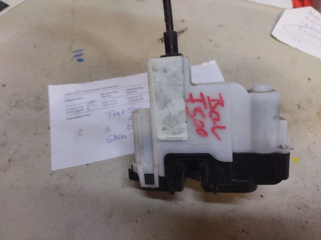 bontott FIAT 500 Bal első Ajtózár