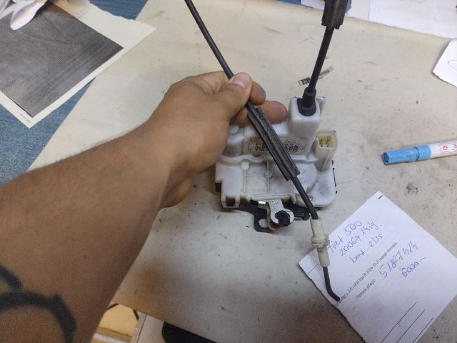 bontott FIAT 500 Bal első Ajtózár