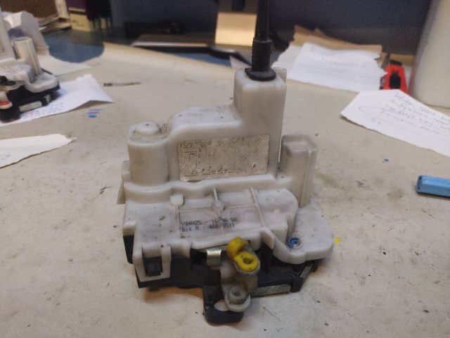 bontott FIAT 500 Bal első Ajtózár