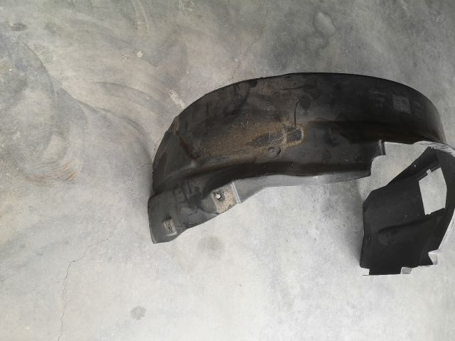 bontott FIAT 500 Bal első Dobbetét (Kerékjárati, Műanyag)