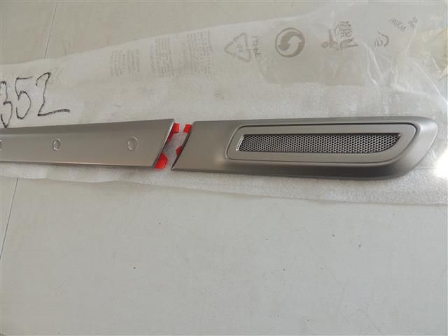 bontott FIAT 500 Bal első Lökhárító Díszléc